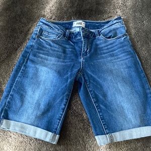 Excellent condition Paige size 27 “Jax Knee shorts.”